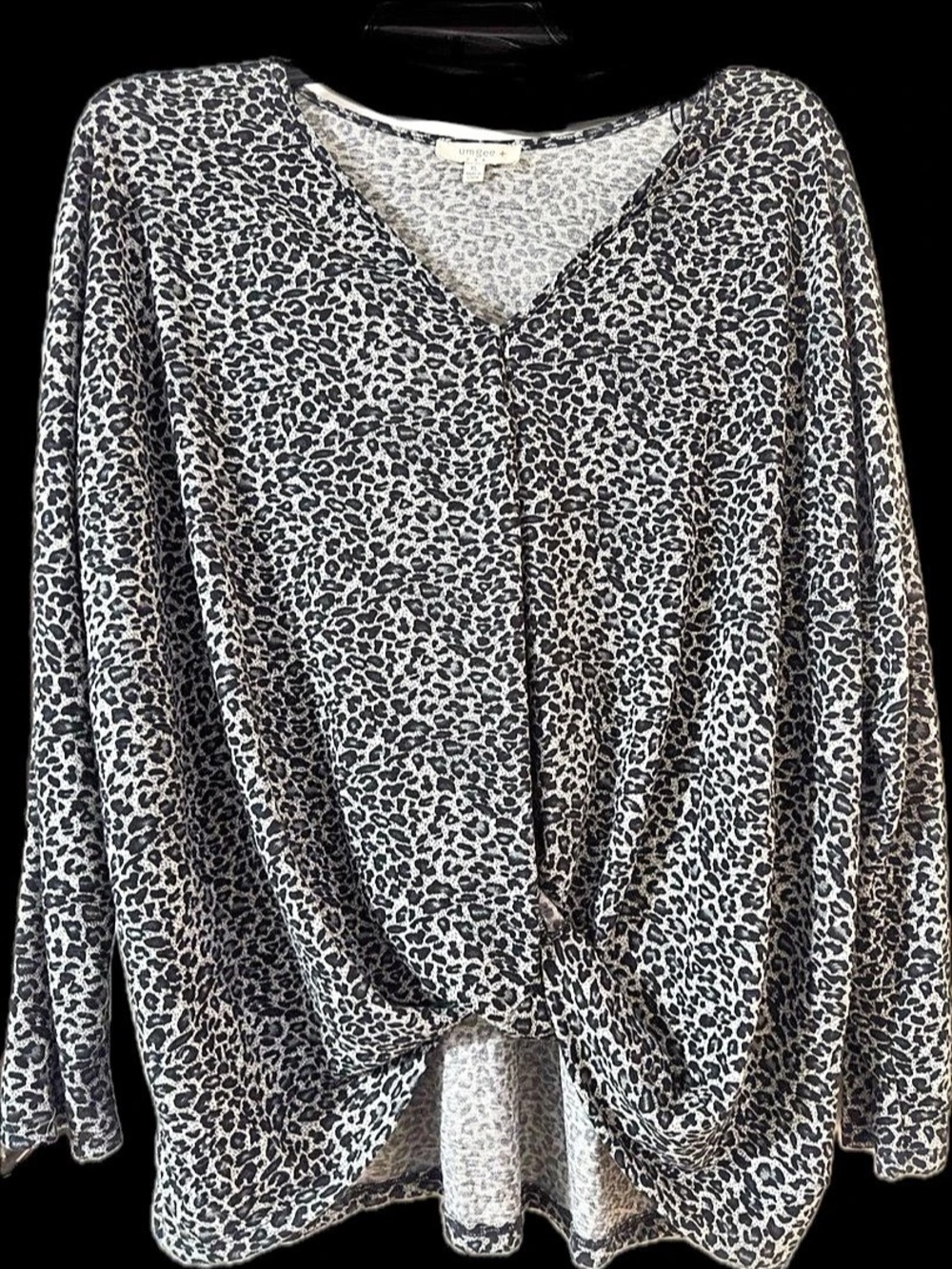 Umgee Leopard Print Twist-Front Long Sleeve Top Black & White XL
